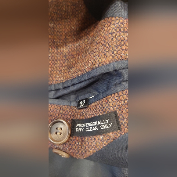 Classic Men's Brown Blazer - Picture 9 of 9